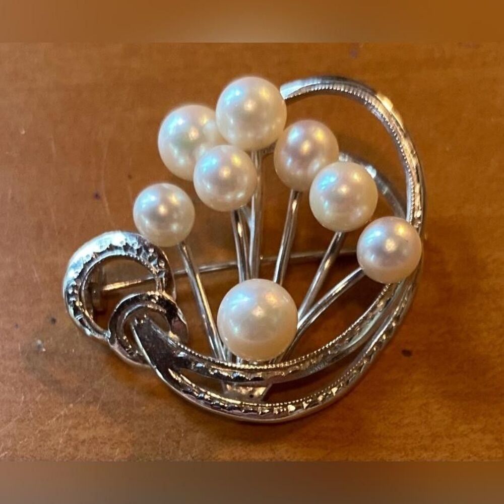 Silver Tone Faux Pearl Flower Spray Brooch Pin Round Bouquet 1”  Jewelry
